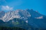 Die Dreitorspitze, und davor der Frauenalplkopf
